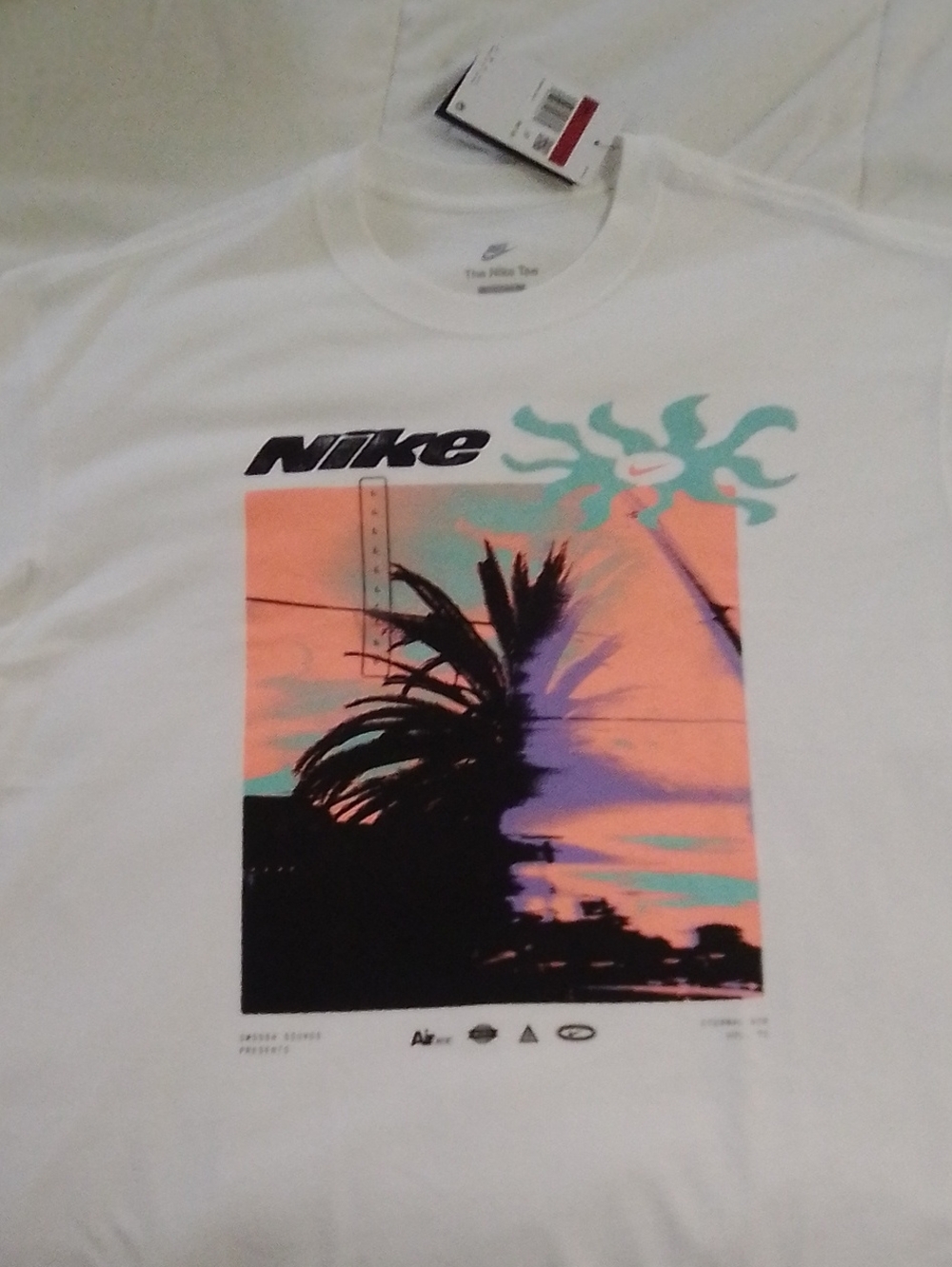 Nike Men’s White Tee with Sunset Palm Graphic